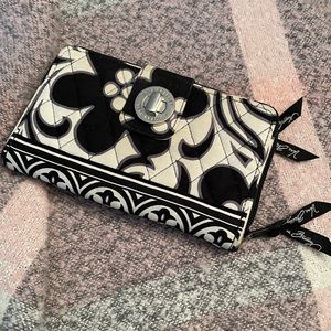 Vera Bradley Turnlock Wallet in pattern Night & Day